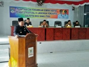 Sebanyak 113 Pejabat Eselon II dan III di Lantik.