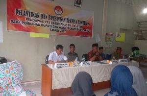 48 Pengawas TPS Air Hitam Di Lantik