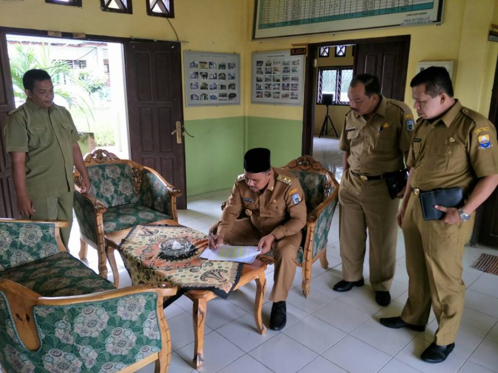 Kunjungi Kantor Lurah Wakil Bupati Hanya Temui Satu Orang Pegawai