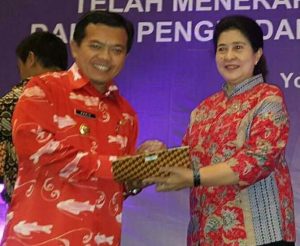 Bupati Merangin Terima Penghargaan Pastika Parama dari MENKES