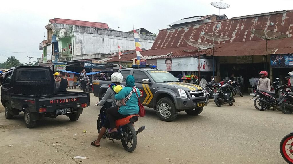 Pasar Tradisional Pamenang Terlihat Kumuh dan Semrawut