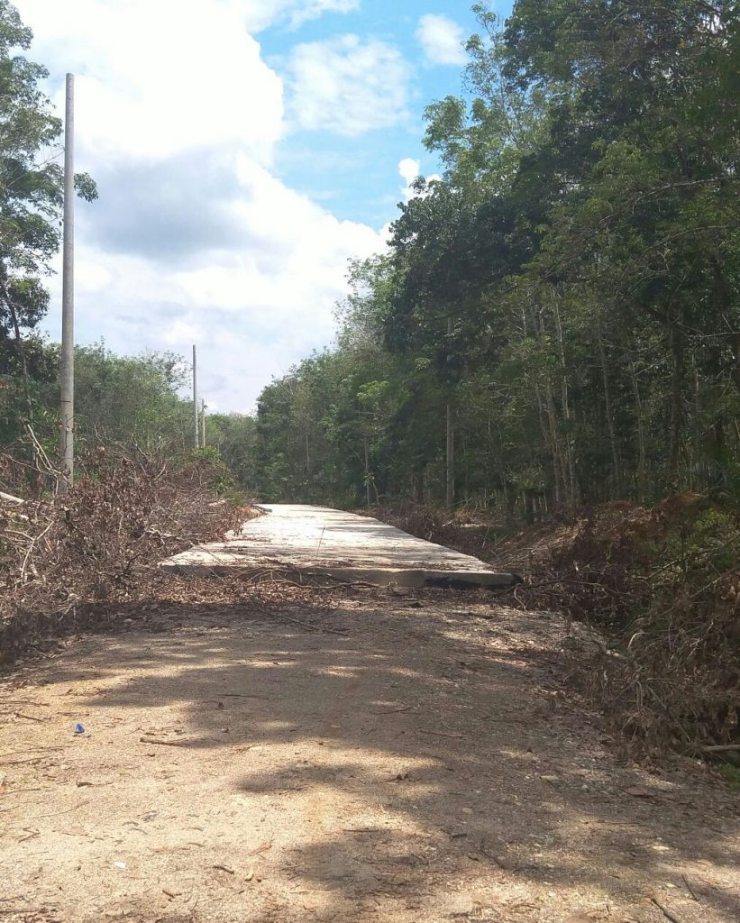 Tutupi Badan Jalan, Kegiatan Pembangunan Rigit Beton Dikeluhkan