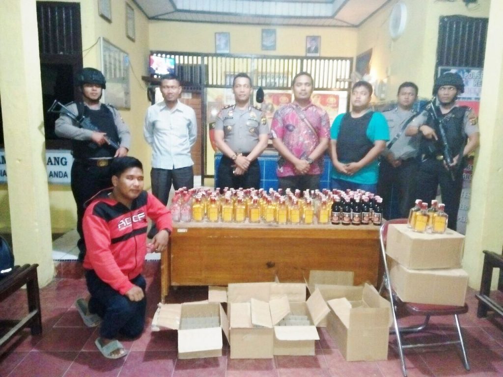 Ratusan Botol Miras disita Polisi