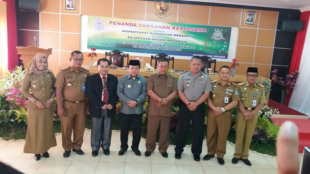 Penandatanganan MOU Kerja Sama Antara Inspektorat dengan Kejaksaan Negeri Merangin Tentang Pelanggaran Tindak Pidana Korupsi
