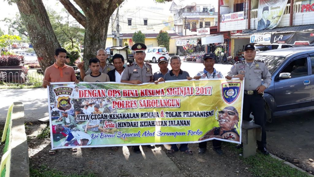 Kasat Binmas Berikan Pesan Kamtibmas di Terminal Angkot Sarolangun