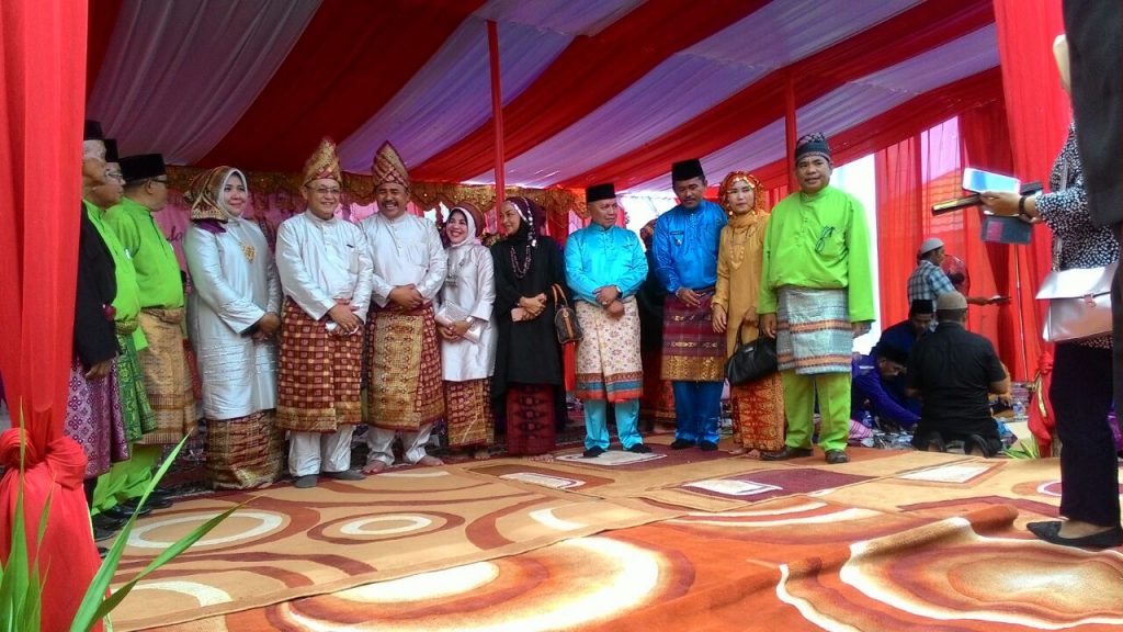 Cek Endra Terima Gelar Kehormatan ‘Datuk Temenggung Setio Rajo’ dari Lembaga Adat