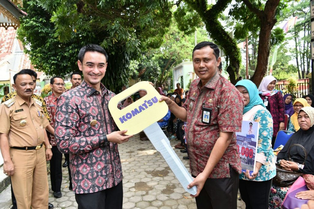 Sepanjang 2017 Sudah 22 Kecamatan yang Menerima, Zola : Bantuan Alat Berat Terus Diberikan