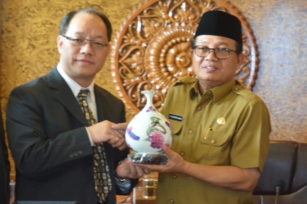 Bertemu Dengan Wagub, Salah Satu Universitas Di Taiwan Tawarkan Beasiswa untuk Anak Jambi