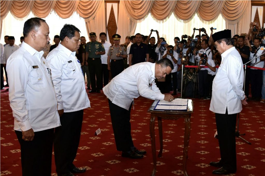 Lantik Pjs Bupati Dan Walikota, Wagub Ingatkan Agar Jangan Mencampuri Urusan Politik