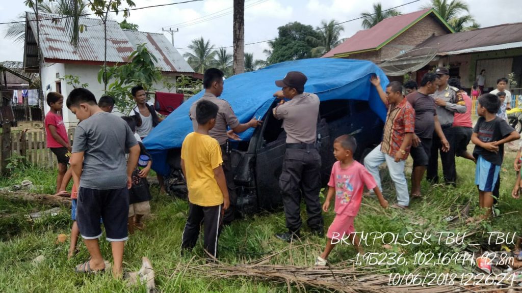 Diduga Konsleting, Mobil Suzuki Carry Terbakar