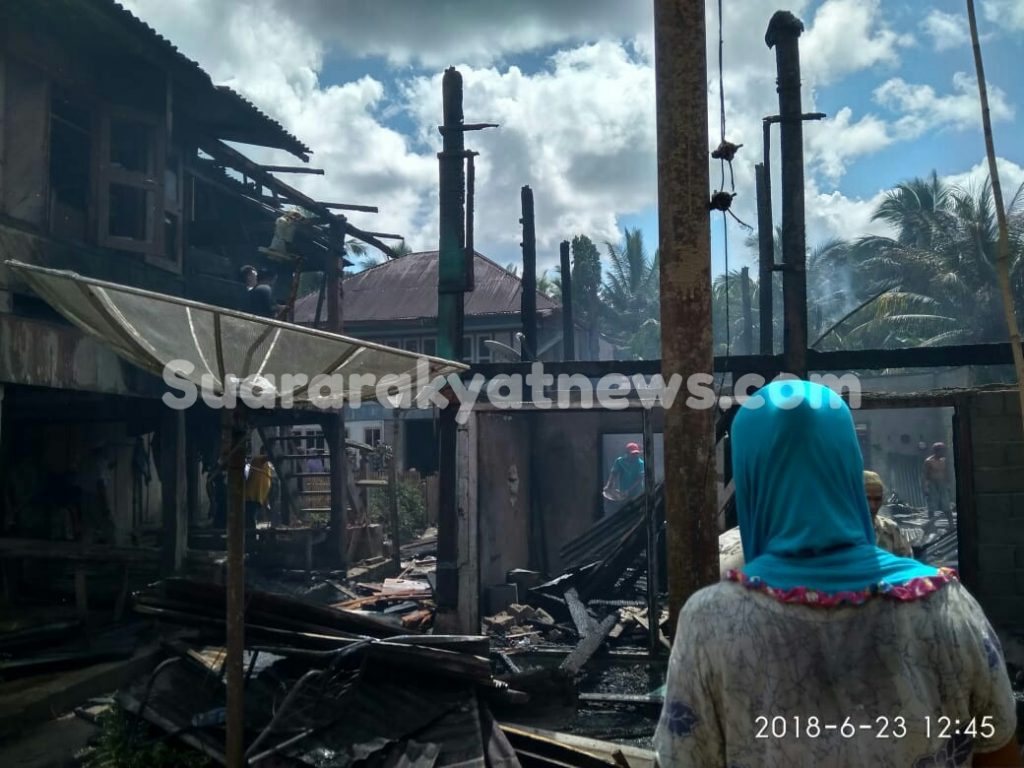 BREAKING NEWS : Sepuluh Rumah Hangus Terbakar di Sungai Pinang