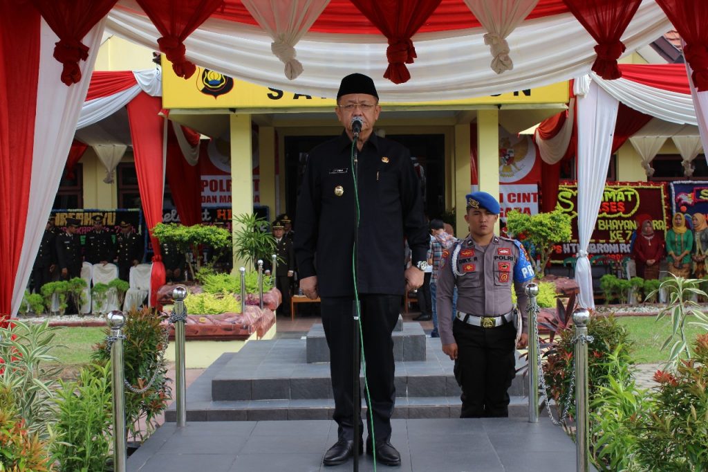Bupati Sarolangun Bertindak Sebagai Inspektur Upacara HUT Bhayangkara Ke-72