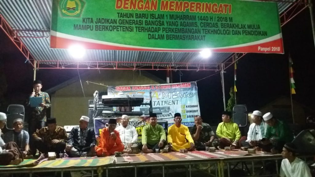 Pawai Obor Menyambut Tahun Baru Islam 1440 H di Kelurahan Pamenang Diikuti Ribuan Pelajar dan Santri