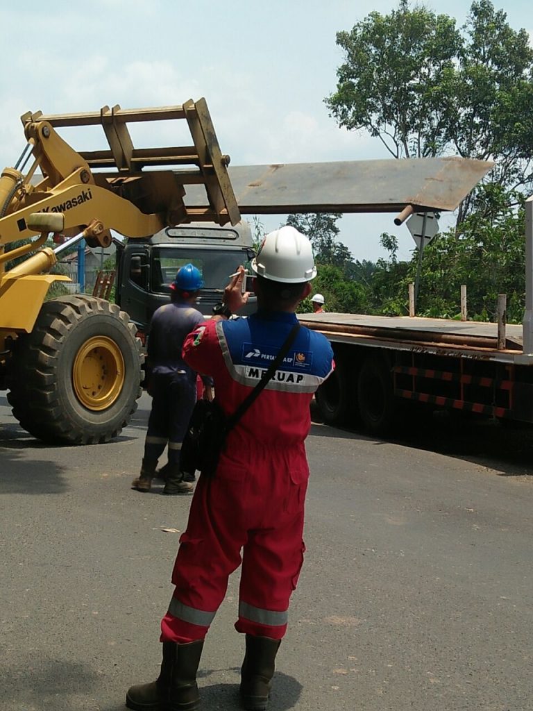 PT BWP Meruap Bangun Titian Jembatan Ruap Durian Luncuk