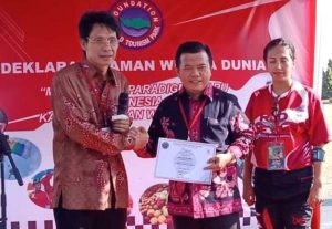 Al Haris Terima Sertifikat Taman Wisata Dunia 