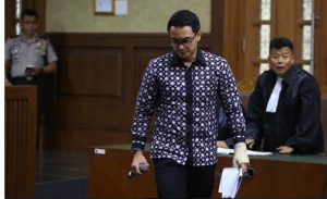 Zumi Zola Dihukum 6 Tahun Ditambah Pencabutan Hak Politik