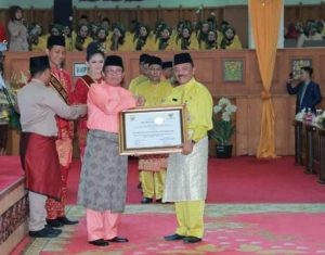 Dinas PUPR Provinsi Jambi Terima Penghargaan Dari Ombudsman RI