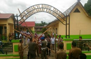 Penyegelan SDN 48/VI Di Desa Biuku Tanjung Oleh Warga Telah Dibuka
