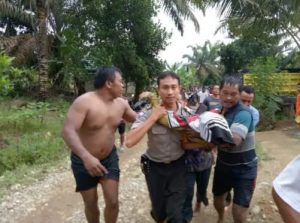 Tiga Gadis Hanyut Terbawa Arus Sungai Batang Tabir, Satu Selamat 