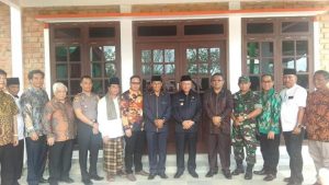 Bupati Ce Resmikan Pabrik Pensil di Pelawan Jaya