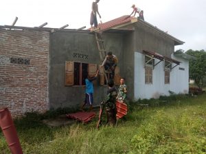 Angin Puting Beliung di Desa Mekar Jaya, Runtuhkan Beberapa Atap Rumah Warga