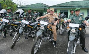 Al Haris Serahkan Bantuan 16 Unit Sepeda Motor Jenis Trail Kepada Kodim 0420/ Sarko