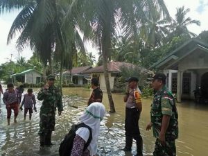 Camat Pamenang Himbau Warga Waspada Banjir