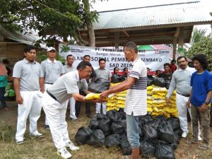 PT. PKM dan PT. BKS Serahkan Bantuan Sembako Untuk SAD