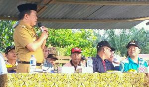 Bupati Al Haris, Buka Open Turnamen Sepak Bola Karang Taruna Kelurahan Pamenang