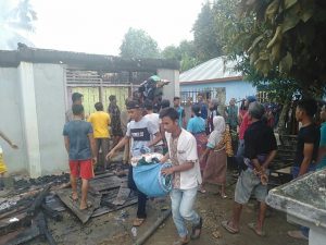 Rumah Kades Lubuk Kepayang Dilahap Sijago Merah