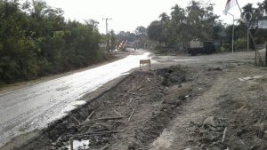 Masyarakat Senang Pelebaran Jalan Dengan Rigiet Beton