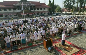 Masyarakat Kabupaten Merangin Lakukan Sholat Istisqa, Minta Hujan