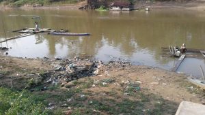 Sungai Rawas Masih Jadi Tempat Membuang Sampah