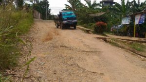 Bertahun-Tahun Jalan Kesehatan di Kelurahan Pamenang Rusak, Pemda Merangin Terkesan Cuek