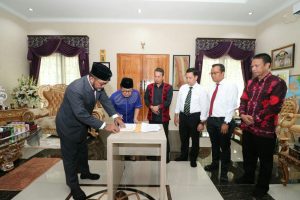 Gubernur Jambi : Ketua Bawaslu Teken NPHD, Segini Besaran Hibahnya