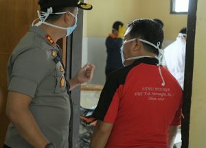 Bupati Tinjau Tiga Jenazah Korban PETI Di Kamar Mayat RSUD Kol Abundjani Bangko