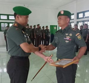 Dandim 0420/Sarko Letkol Inf Tomy Radya Diansyah Lubis Pimpin Upacara Korp Raport Pindah Satuan Perwira