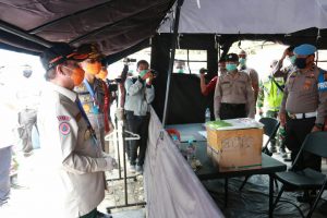 Bersama Kapolda dan Ketua DPRD, Gubernur Tinjau Posko Terpadu Siaga Covid-19 Batas Jambi-Riau