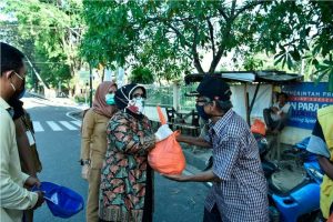 Hj.Rahima Salurkan Bantuan Untuk Panti Asuhan Hadapi Pandemi Covid-19