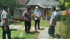 Dampak Covid-19, Polsek Pamenang Kembali Beri 50 Paket Sembako ke Warga.
