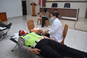 Peringati Hari Bhayangkara ke 74, Polres Merangin Gelar Donor Darah.
