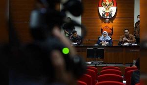 KPK Kembali Menahan Tiga Mantan Anggota DPRD Provinsi Jambi.