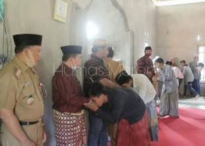 Bupati Merangin Lepas 87  Santri Iirboyo Asal Merangin Kembali ke Pondok.