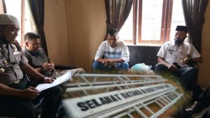 Sengketa Tapal Batas, Gerbang Selamat Datang Desa Dirusak