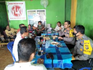 Kapolres Merangin Gelar Silaturahmi Dengan Masyarakat Di Warung Kopi