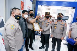 Tegas ke Pelanggar Prokes, Polri Ganjar Satpam BRI di Makassar Penghargaan
