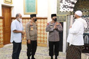 Silahturahmi ke Habib Syech, Kapolri Bicara Soal Penanganan Covid-19 dan Program Vaksinasi Nasional