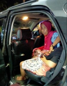 Warga Danau Embat, Melahirkan Dimobil tanpa Pendamping Medis