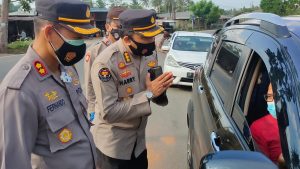 Kabid Humas Polda Kepri Tinjau Pelaksanaan Penyekatan PPKM Darurat Di Wilayah Tanjung Pinang