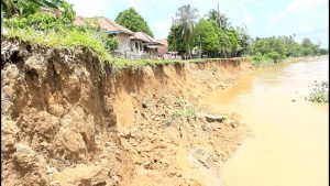 Puluhan Rumah Warga di Desa Baru Terancam Roboh